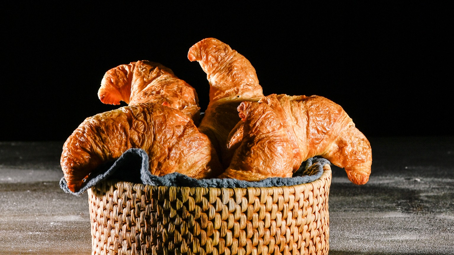 Feingebäck und Croissants direkt aus der Bäckerei. Croissants online kaufen und direkt aus der Bäckerei liefern lassen. Backverliebt.com