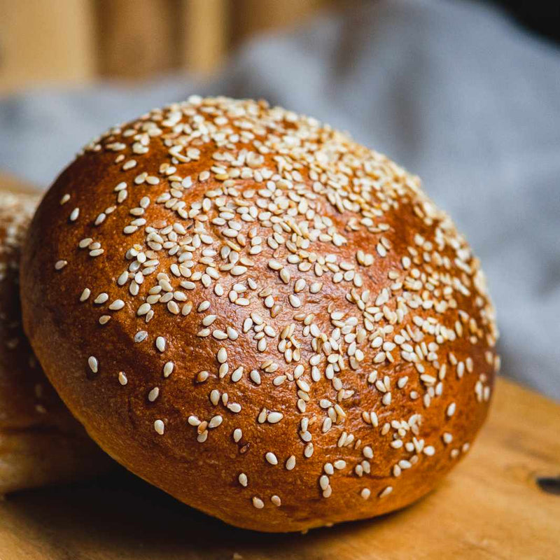 Burger Buns. Hausgemachte Burgerbrötchen aus der Bäckerei Backsüchtig für home made burger. 