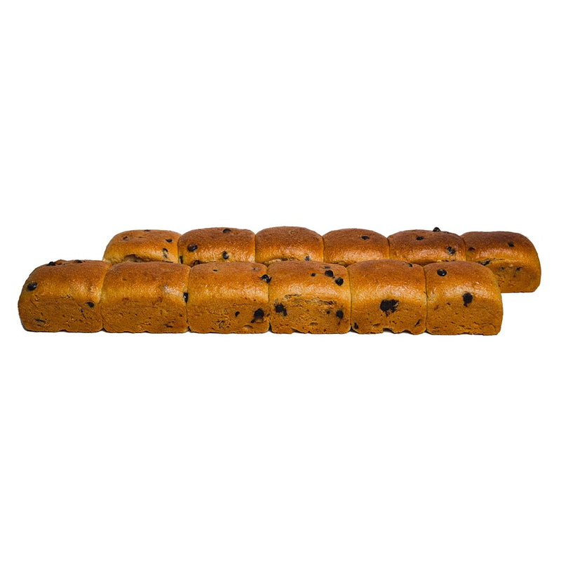 2 Stangen mit jeweils 6 Schokobrötchen aus Butterhefeteig. backverliebt.com