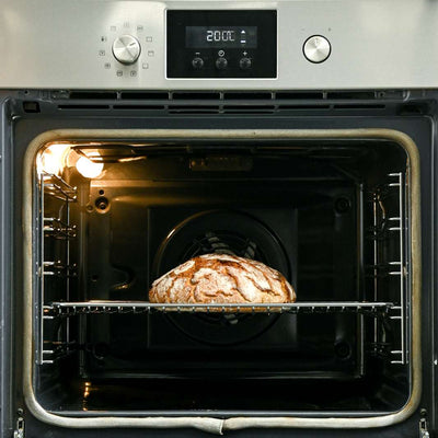 Der Bio Urlaib im Ofen beim Fertigbacken