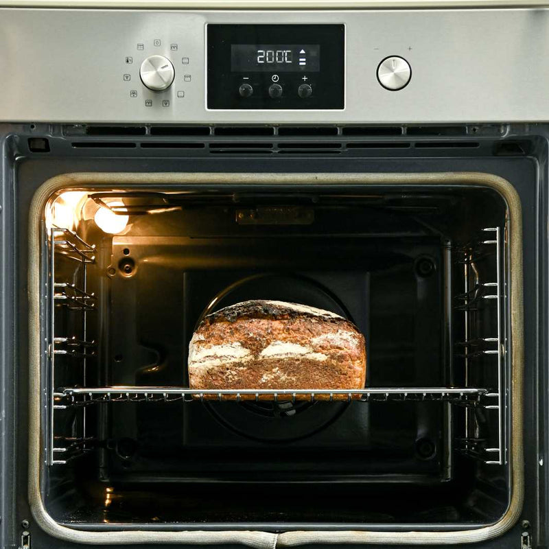 Das Dinkel-Hafer-Chiabrot im Ofen beim Fertigbacken